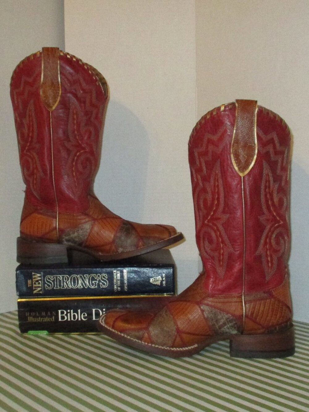 Ariat Western Boots - Picture 4 of 12